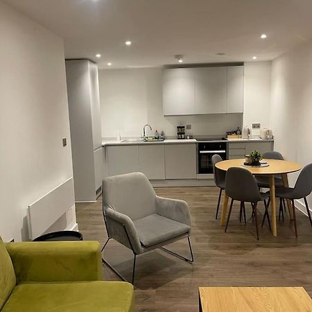 Luxury 2 Bedroom Apartment In The Heart Of Манчестър Екстериор снимка
