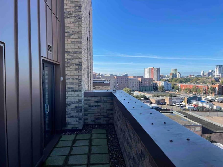 Luxury 2 Bedroom Apartment In The Heart Of Манчестър Екстериор снимка